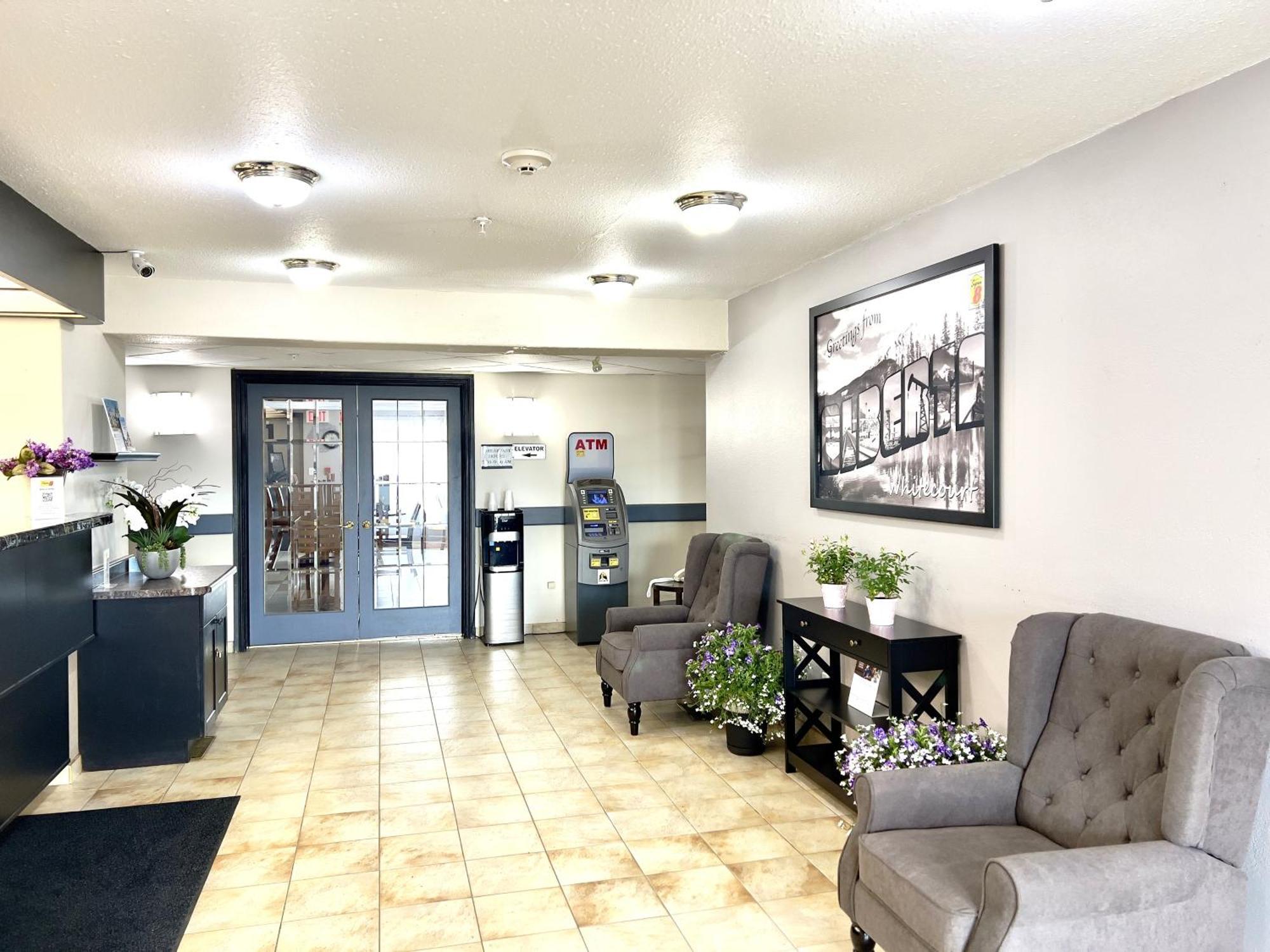 Super 8 By Wyndham Whitecourt Hotel Екстериор снимка